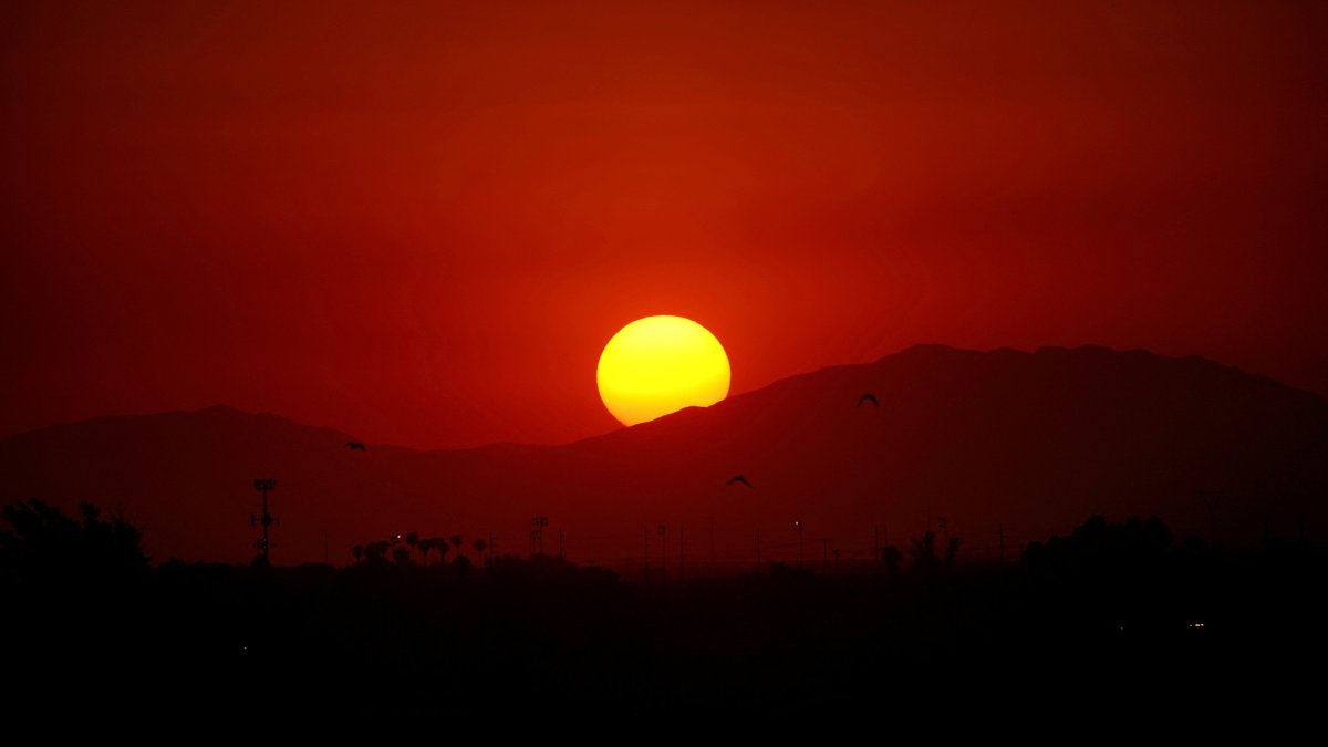 The sun sets during a heat wave, Mexicali, Mexico, July 5, 2024. (Reuters Photo)