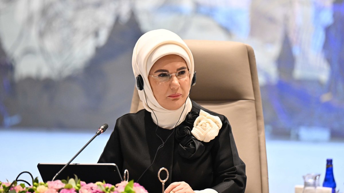 First lady Emine Erdoğan delivers a speech at the U.N. Zero Waste High-Level Advisory Board meeting, Istanbul, Türkiye, Dec. 13, 2024. (AA Photo)