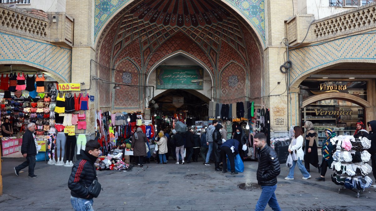 People go shopping at Tehran&#039;s old grand bazaar in Tehran, Iran, Dec. 16, 2024. (EPA Photo)