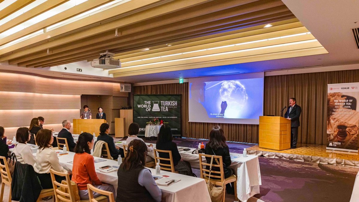Tea masters from Rize, Türkiye, showcase traditional Turkish tea brewing methods at a special event, Tokyo, Japan, Dec. 11, 2024. (AA Photo)