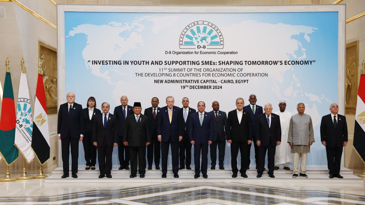 President Recep Tayyip Erdoğan and leaders of D-8 countries pose for a family photo in Cairo, Egypt, Dec. 19, 2024. (AA Photo)