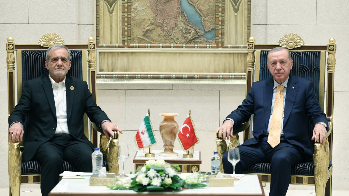 President Recep Tayyip Erdoğan meets with Iranian President Masoud Pezeshkian on the sidelines of D-8 summit in Cairo, Egypt, Dec. 19, 2024. (Turkish Presidential Press Office/Handout)