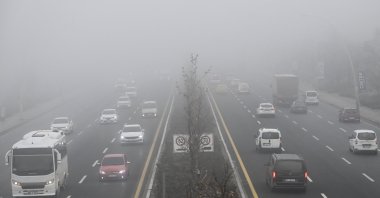 Foggy conditions cause significant traffic delays during the morning hours, Ankara, Türkiye, Dec. 19, 2024. (AA Photo)