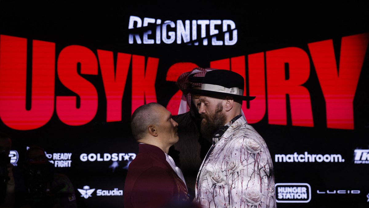 Oleksandr Usyk (L) and Tyson Fury during the Heavyweight World Title pre-match press conference at VIA Riyadh, Riyadh, Saudi Arabia, Dec. 19, 2024. (Reuters Photo)