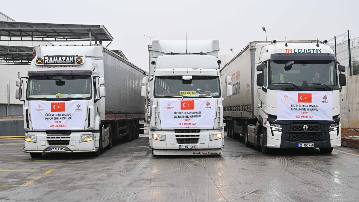 Trucks carrying 75,000 boxes containing food supplies to be sent to Syria are seen in Ankara, Dec. 20, 2024. (AA Photo)