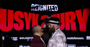 Oleksandr Usyk (L) and Tyson Fury during the Heavyweight World Title pre-match press conference at VIA Riyadh, Riyadh, Saudi Arabia, Dec. 19, 2024. (Reuters Photo)