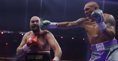 Ukraine&#039;s Oleksandr Usyk in action against Britain&#039;s Tyson Fury in Riyadh, Saudi Arabia, Dec. 22, 2024. (Reuters Photo)