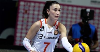 Eczacıbaşı Dynavit&#039;s Hande Baladın in action during the match against Fenerbahçe, Istanbul, Türkiye, March 7, 2023. (IHA Photo)