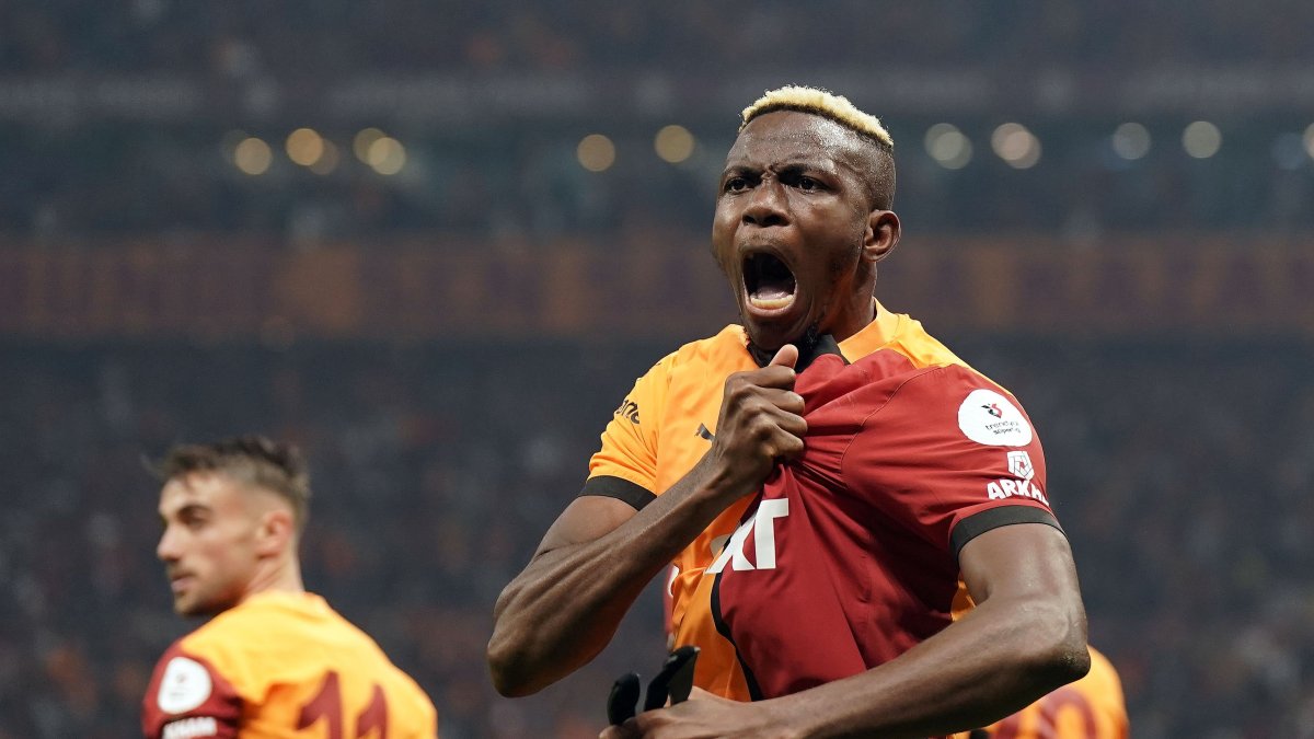 Galatasaray&#039;s Victor Osimhen celebrates after scoring during a Süper Lig match against Samsunspor at the RAMS Park, Istanbul, Türkiye, Nov. 10, 2024. (IHA Photo)