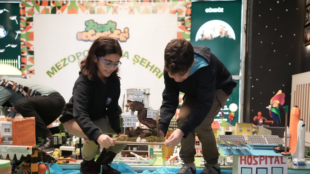 Students design their dream city under the Century of Türkiye Education Model, promoting creativity and environmental awareness, Diyarbakır, Türkiye, Dec. 24, 2024. (AA Photo)