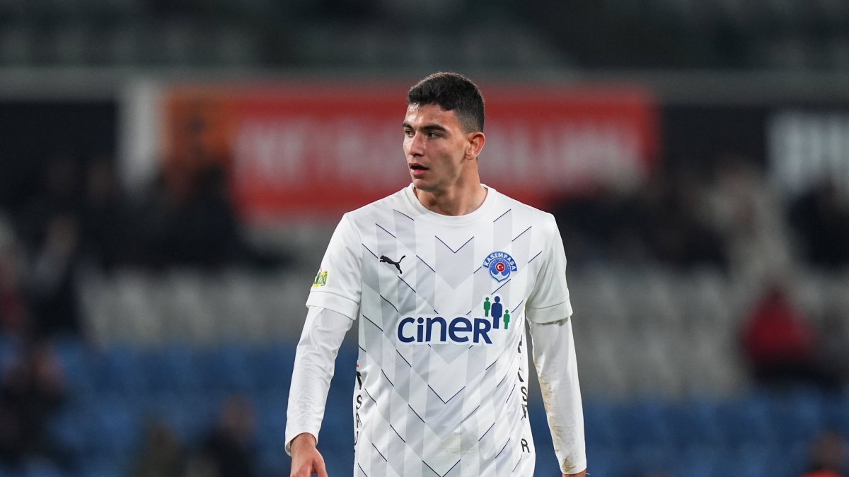 Kasımpaşa&#039;s Yasin Özcan looks on during the Süper Lig match against Başakşehir at Başakşehir Fatih Terim Stadium, Istanbul, Türkiye, Dec. 23, 2024. (AA Photo)