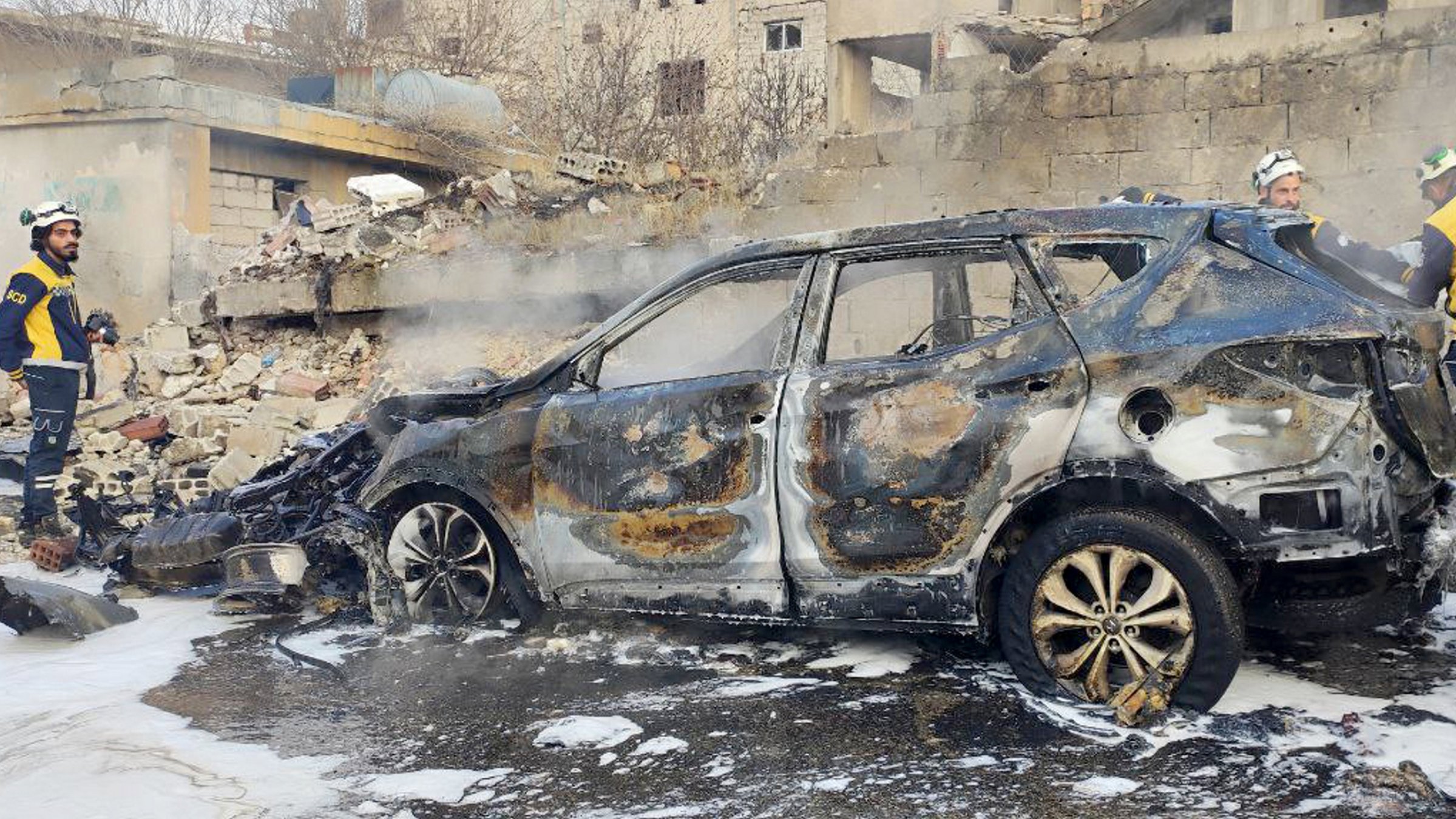 The wreckage of cars in the aftermath of a car bomb attack carried out by the PKK/YPG, Manbij, Syria, Dec. 24, 2024. (AA Photo)