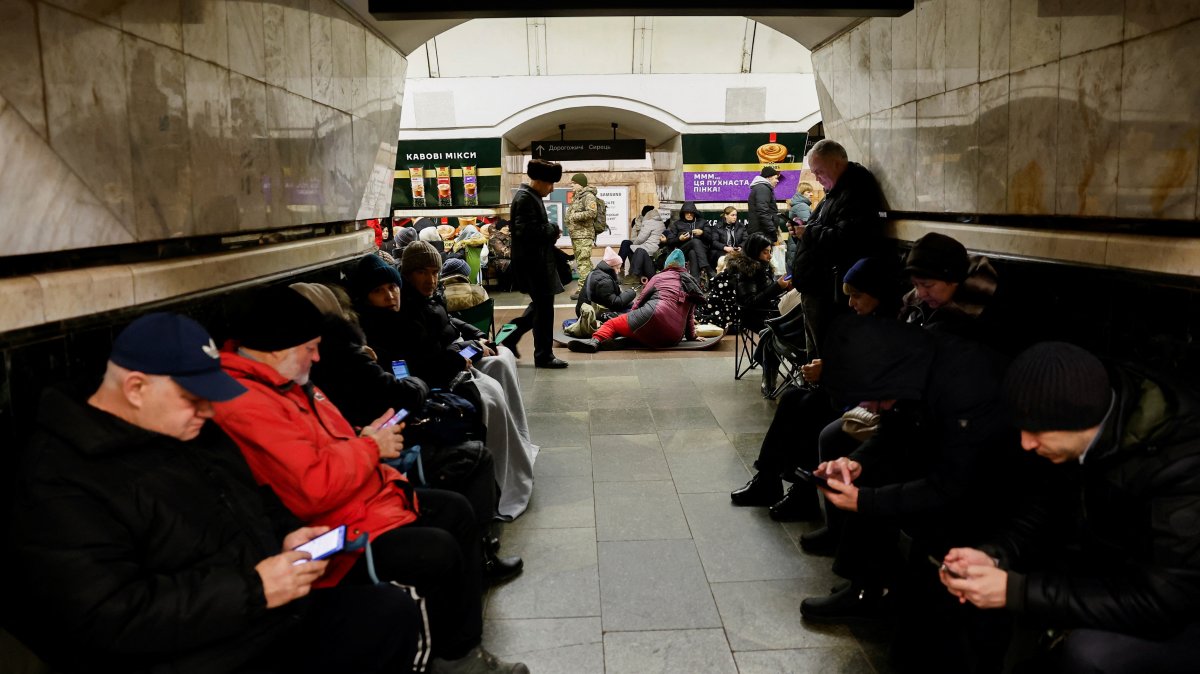 People take shelter at a metro station during an air raid alert, amid Russia&#039;s attack on Ukraine, in Kyiv, Ukraine, Dec. 25, 2024. (Reuters Photo)