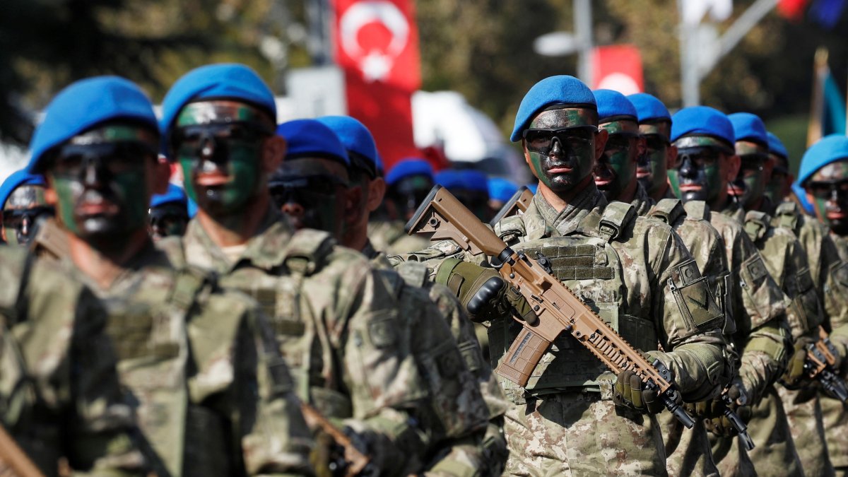 Turkish commandos march during a Republic Day parade marking the 101st anniversary of the republic&#039;s foundation, Istanbul, Türkiye, Oct. 29, 2024. (Reuters Photo)