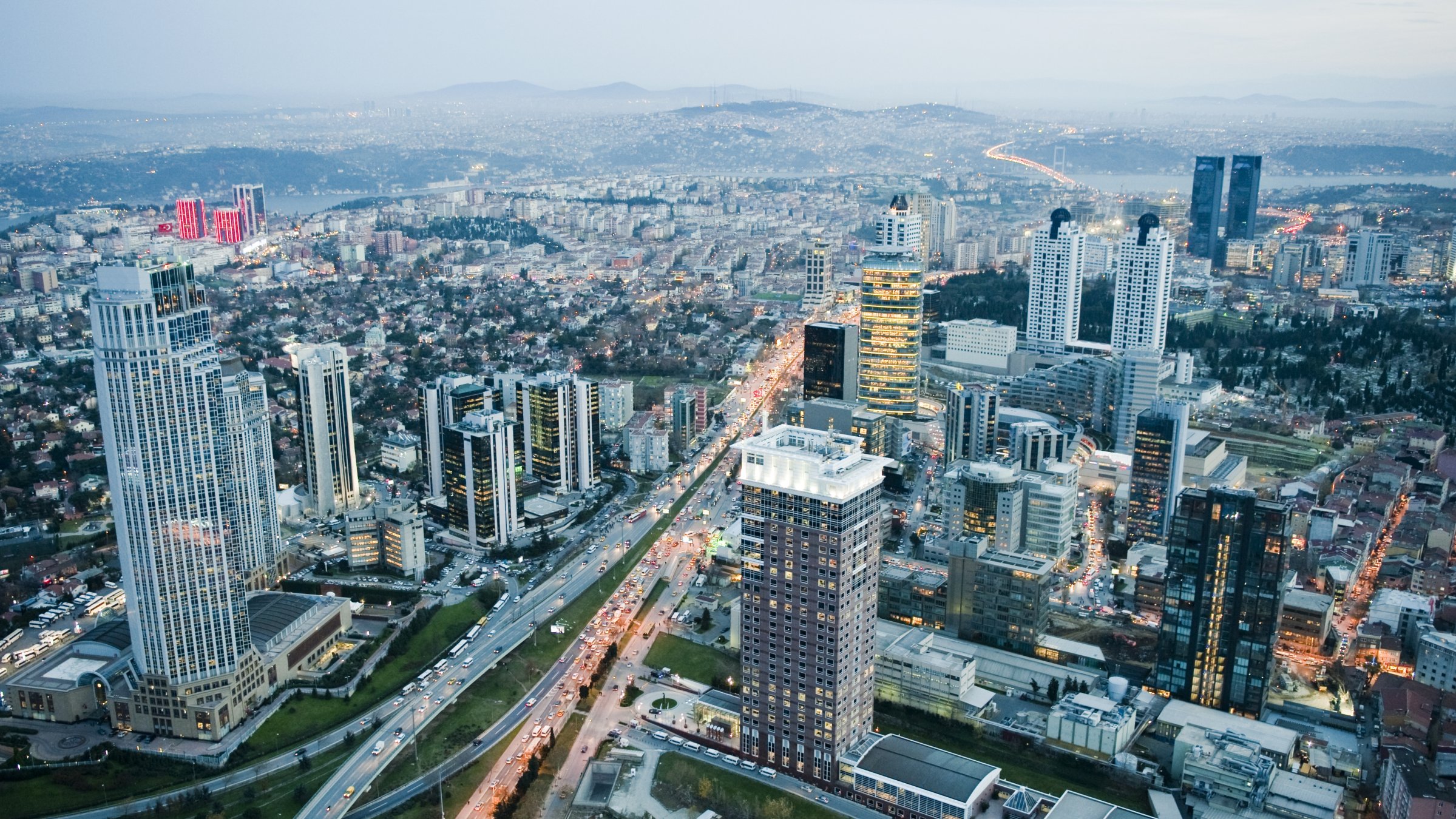 An aerial view of skyscrapers in Istanbul, Türkiye. (Shutterstock Photo)