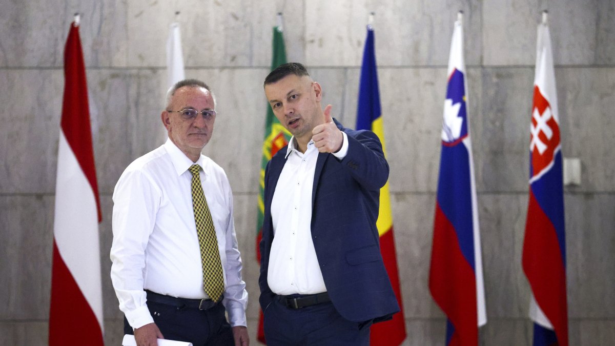 Minister of Security Nenad Nesic gives a thumbs up after the session of the Council of Ministers of Bosnia-Herzegovina in Sarajevo, March 12, 2024. (AP File Photo)