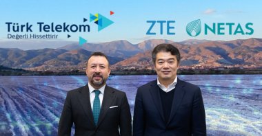 Türk Telekom Network Deputy General Manager Zafer Orhan (L) and ZTE Corporation Europe and America Regional President and Netaş Board Chairperson Aiguang Peng, Dec. 26, 2024. (DHA Photo)