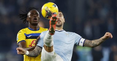 Lazio&#039;s Mattia Zaccagni (R) in action with Atalanta&#039;s Odilon Kossounou in a Serie A match, in Rome, Italy, Dec. 28, 2024. (Reuters Photo)