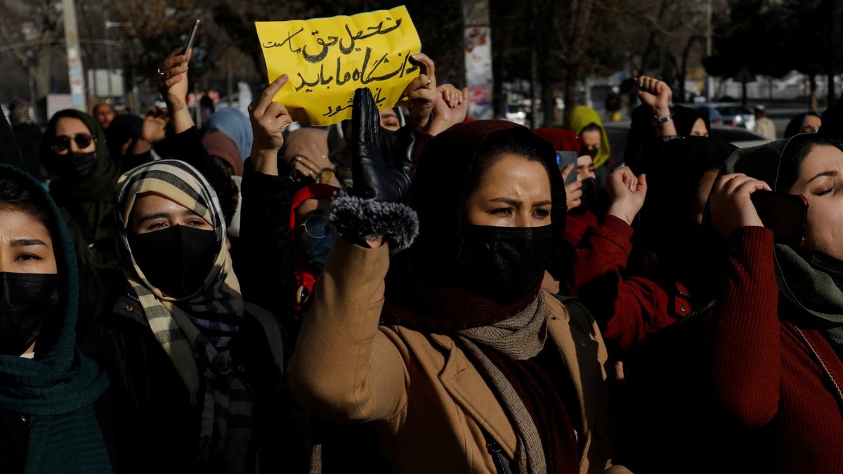 Afghan women chant slogans in protest against the closure of universities to women by the Taliban in Kabul, Afghanistan, Dec. 22, 2022. (Reuters Photo)