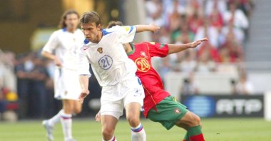 Russia&#039;s Aleksei Bugayev in action during the Euro 2004 match against Portugal at the Luz Stadium, Lisbon, Portugal, June 16, 2004. (Reuters Photo)