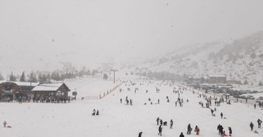 Skiers enjoying the slopes at Davraz Ski Resort with excellent snow conditions in Isparta, Türkiye, Dec. 29, 2024. (AA Photo)
