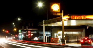 A BP and a Shell oil and gas station are pictured in Hall, Tirol, Austria, Feb. 2, 2016. (Reuters Photo)