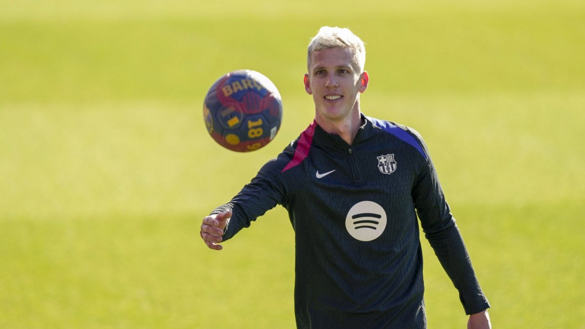 Barcelona player Dani Olmo participates in an open-door training session of the team, Barcelona, Spain, Dec. 29, 2024. (EPA Photo)