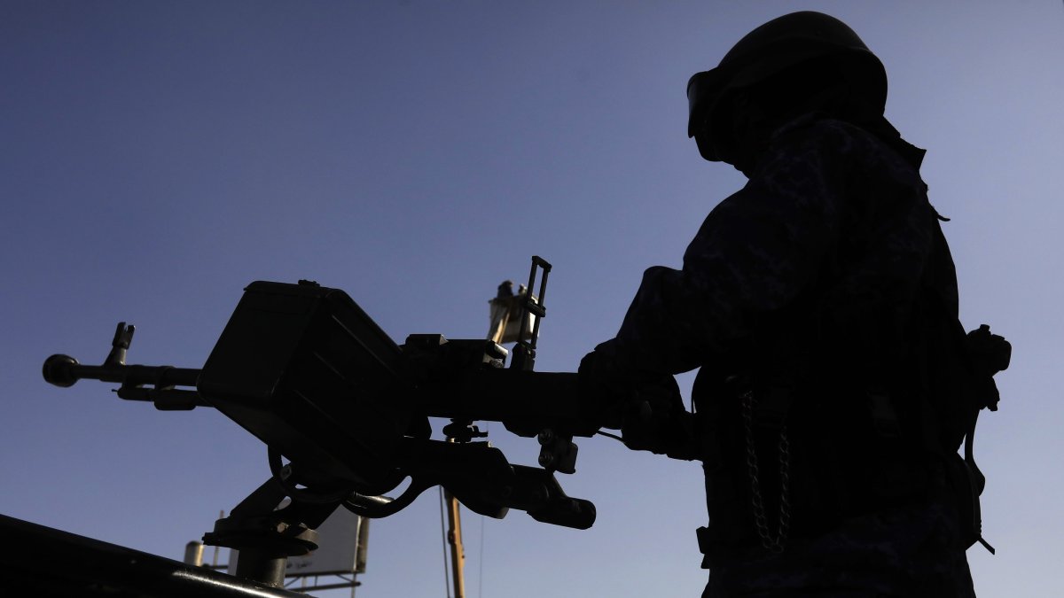 A Houthi soldier mans a machine gun on a vehicle while on patrol during an anti-U.S. and anti-Israel protest in Sana&#039;a, Yemen, Dec. 27, 2024. (EPA Photo)