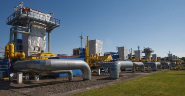 A view of pipelines at the Bilche-Volytsko-Uherske underground gas storage facility, the largest in Europe, close to the village of Bilche, Lviv region, Ukraine, May 21, 2014. (AFP Photo)