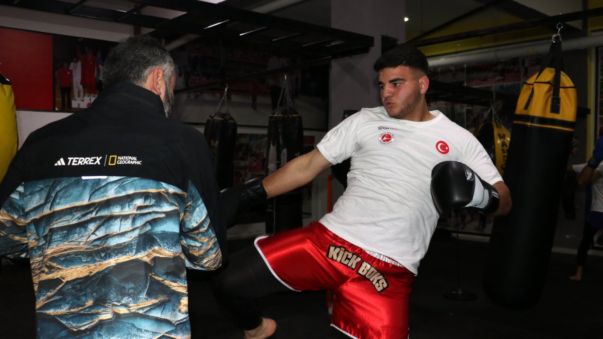 Turkish kickboxer Şevket Arslan trains for the 2025 World Kickboxing Championships, Istanbul, Türkiye, Dec. 30, 2024. (AA Photo)