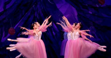 Students of the Kyrgyz Choreographic School perform onstage in a production of Pyotr Tchaikovsky&#039;s ballet &quot;The Nutcracker&quot; at the Kyrgyz Academic Opera and Ballet Theater, Bishkek, Kyrgyzstan, Dec. 27, 2024. (EPA Photo)