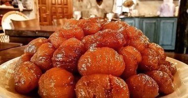 The beloved candied Turkish chestnuts. (IHA Photo)
