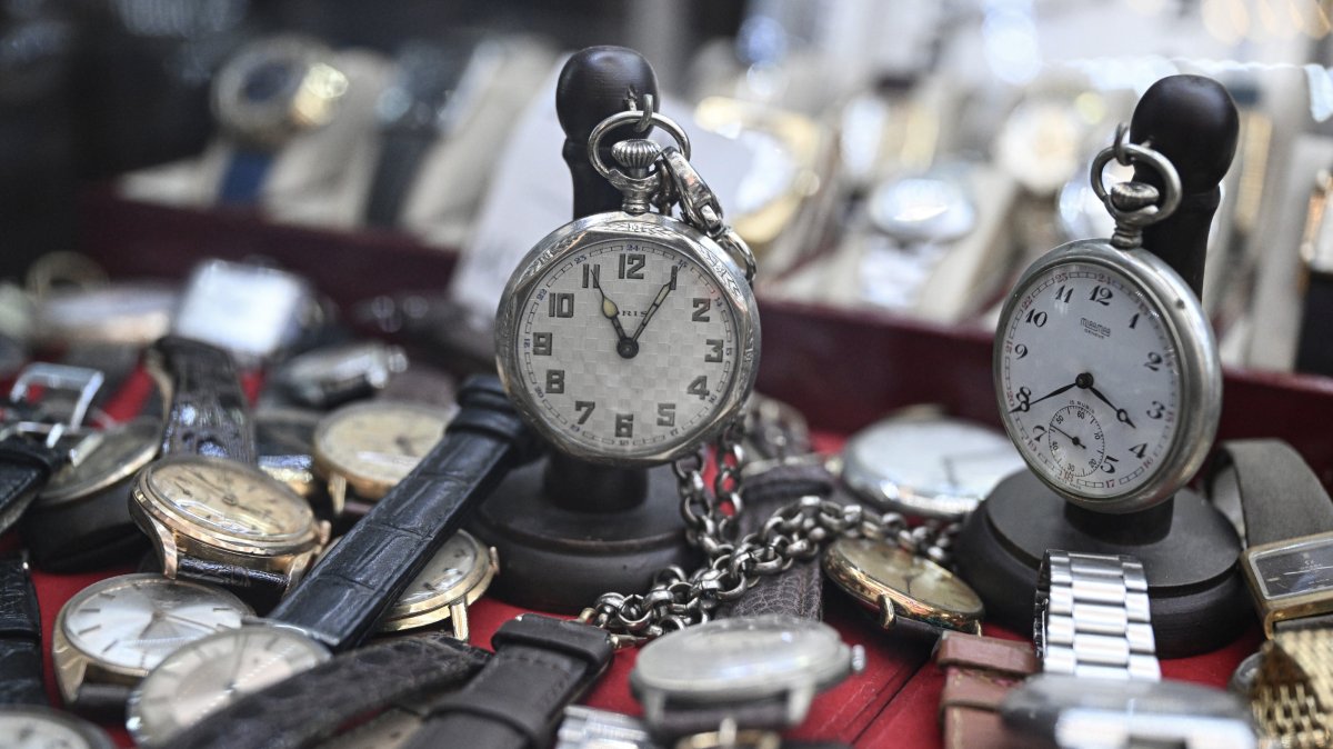 A display of crafted watches, showcasing a long-standing tradition of watchmaking, Istanbul, Türkiye, Sept. 24, 2024. (AA Photo)