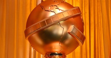 A Golden Globes statue is seen in the ballroom during preparations for the 82nd Annual Golden Globe Awards at the Beverly Hilton hotel in Beverly Hills, California, U.S., Jan. 2, 2025. (AFP Photo)