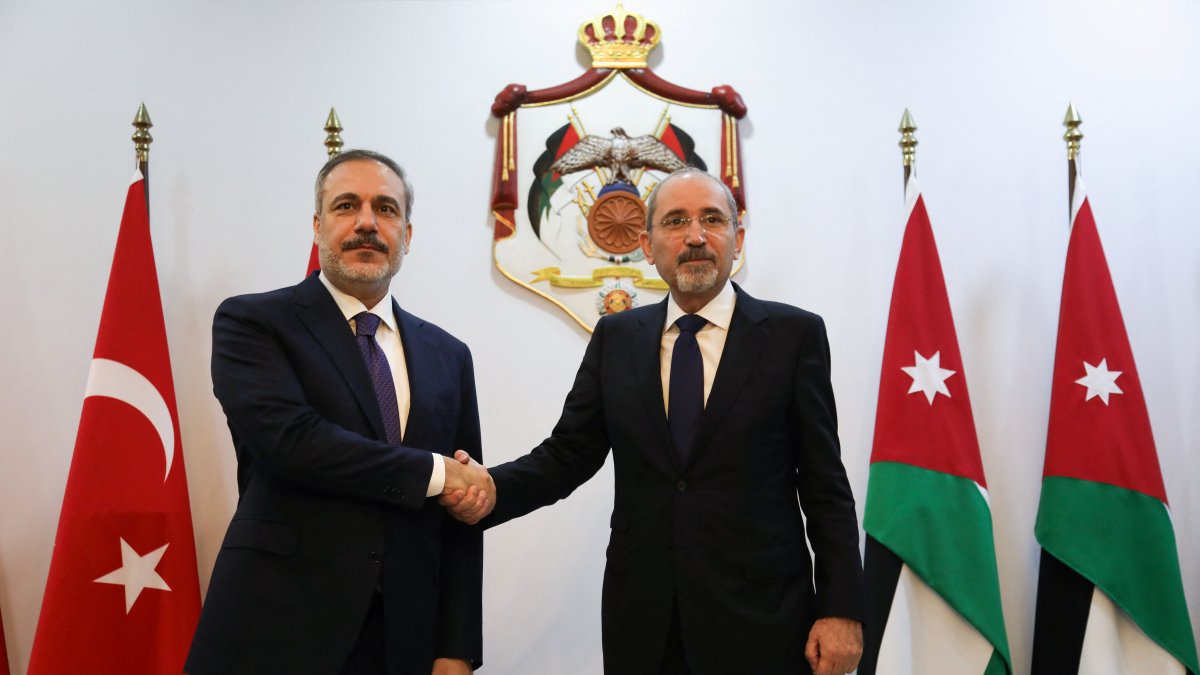 Foreign Minister Hakan Fidan meets with Jordanian Foreign Minister Ayman Safadi, Amman, Jordan, Jan. 18, 2024. (Reuters Photo)