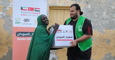 Türkiye’s Humanitarian Relief Foundation (IHH) delivers humanitarian aid to internally displaced Sudanese people, Sudan, Dec. 5, 2024. (DHA Photo)