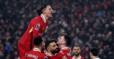 Liverpool players celebrate Mohamed Salah&#039;s goal during the Premier League match against Manchester United at the Anfield, Liverpool, Britain, Jan. 5, 2025. (Reuters Photo)