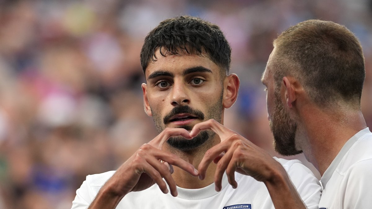 Eren Dinkçi celebrates after he scores his side&#039;s first goal during the German Bundesliga match between Bayer Leverkusen and FC Heidenheim, Leverkusen, Germany, Sept. 24, 2023. (AP Photo)