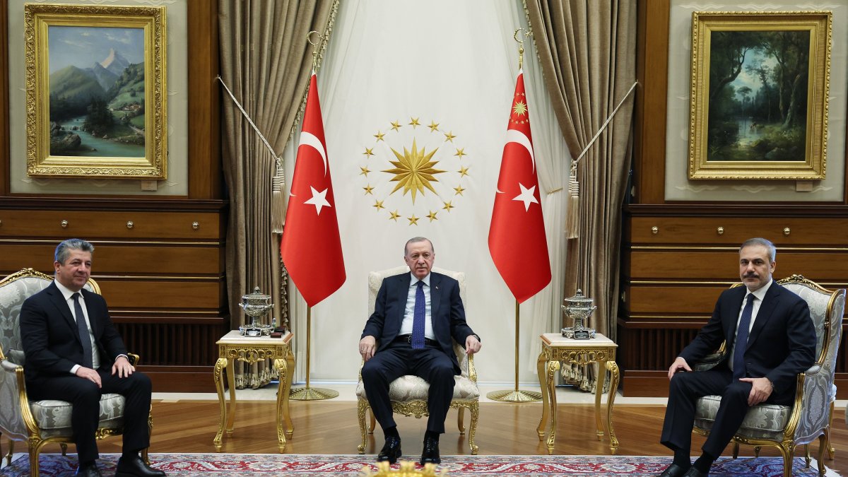 President Recep Tayyip Erdoğan and Foreign Minister Hakan Fidan (R) meet with Iraq&#039;s Kurdistan Regional Government (KRG) Prime Minister Masrour Barzani (L) at the Presidential Complex, Ankara, Türkiye, Jan. 7, 2025. (AA Photo)