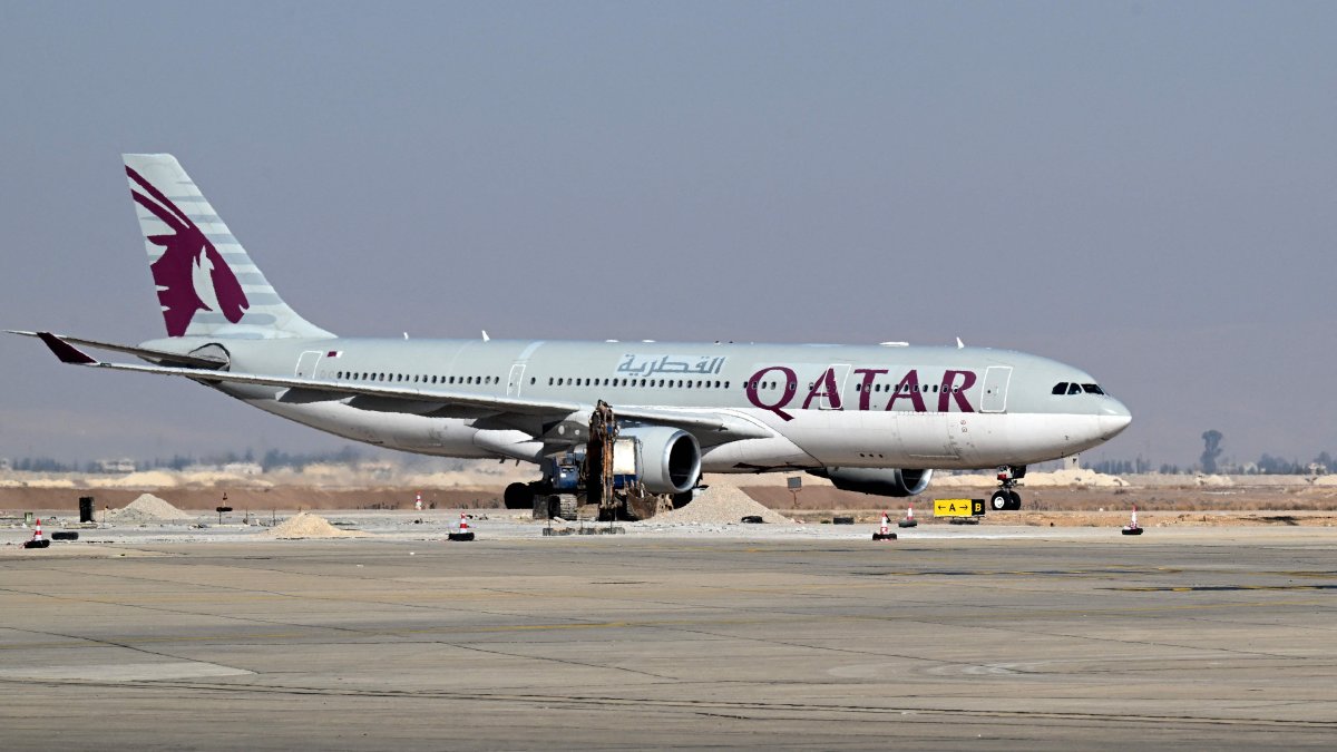 A Qatar Airways flight lands at the Damascus International Airport, Damascus, Syria, on Jan. 7, 2025. (AFP Photo)