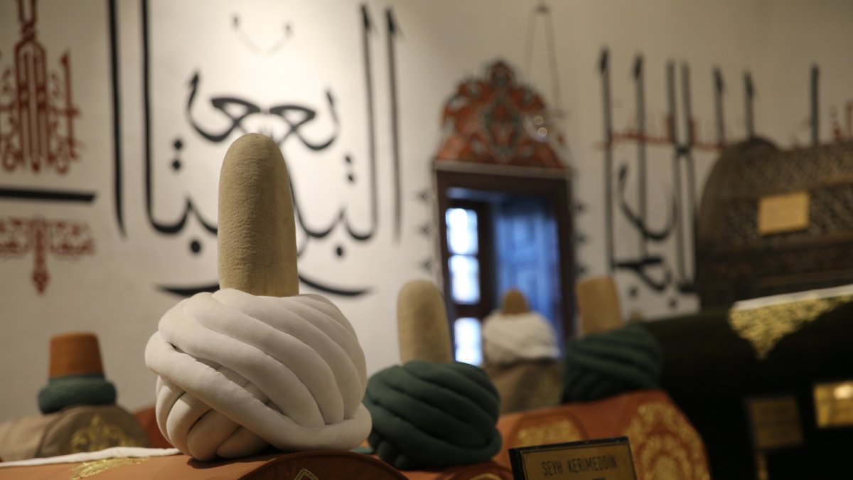 The Mevlana Museum, the final resting place of the renowned Sufi philosopher Mevlana Jalaluddin Rumi, welcomed a record 3,048,055 visitors in 2024, Konya, central Türkiye. (AA Photo)