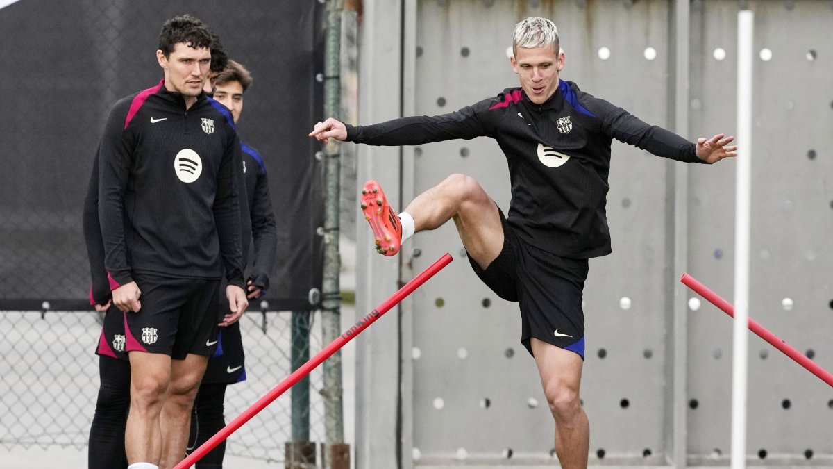 Barcelona&#039;s Dani Olmo (R) and Andreas Christensen participate in a training session of the team, Barcelona, Spain, Jan. 3, 2025. (EPA Photo)