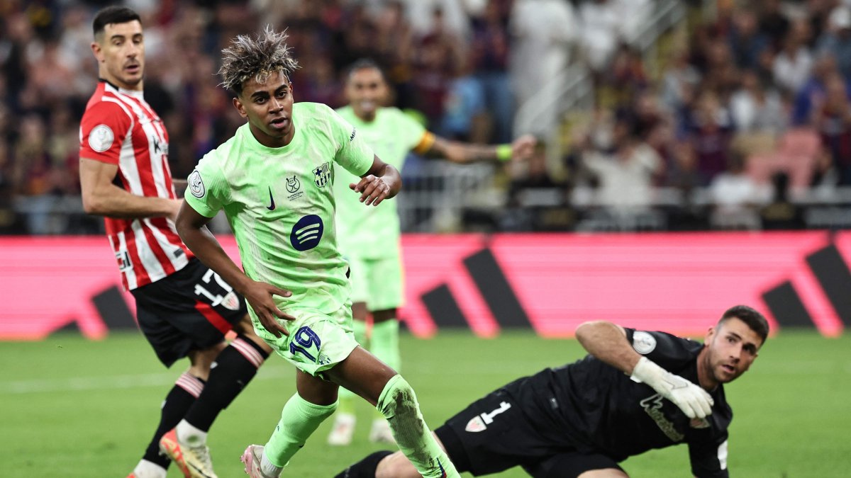 Barcelona&#039;s Lamine Yamal celebrates scoring his team&#039;s second goal during the Spanish Super Cup semifinal football match against Athletic Bilbao at the King Abdullah Sports City, Jeddah, Saudi Arabia, Jan. 8, 2025. (AFP Photo)