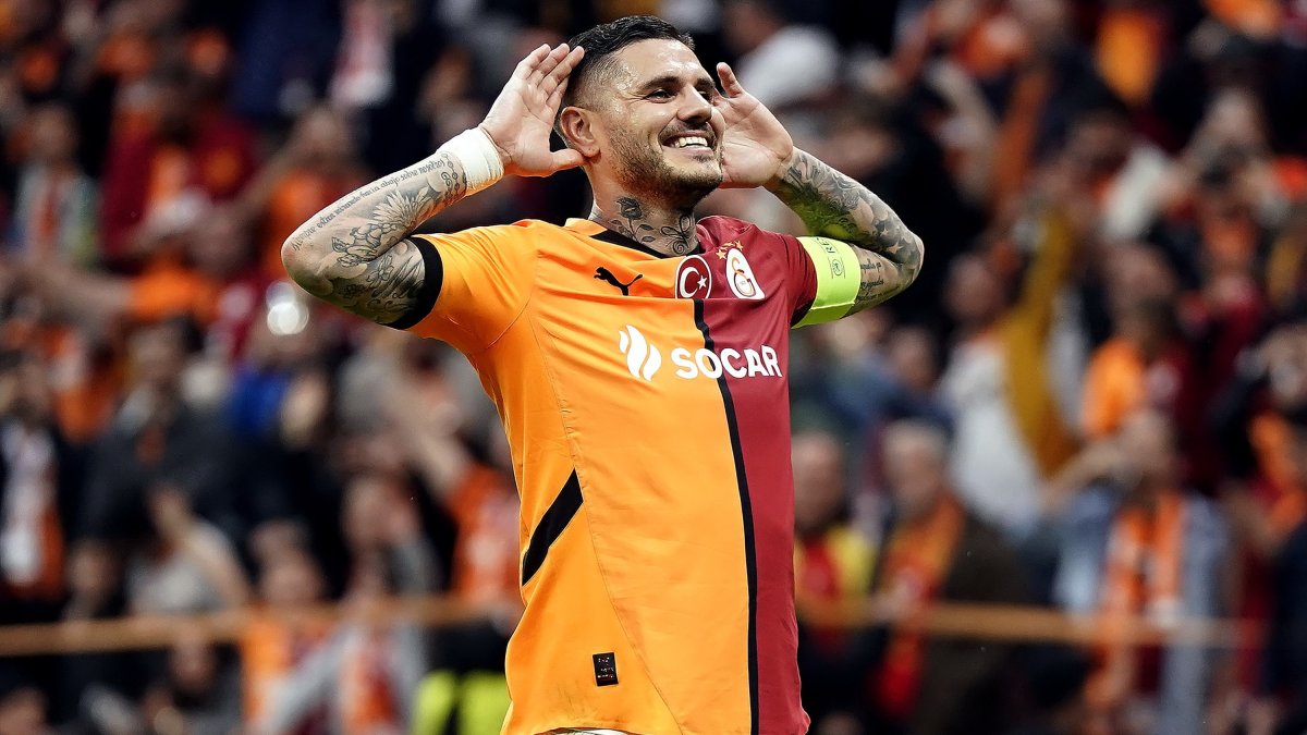 Galatasaray’s Mauro Icardi celebrates after scoring his team’s first goal during the Turkish Süper Lig match against Pendikspor at Rams Park, Istanbul, Türkiye, April 21, 2024. (IHA Photo)