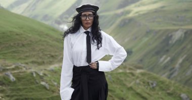 A model showcases a look styled by Kseniya Telitsyna. (Courtesy of Kseniya Telitsyna / Julia Bazhenova)