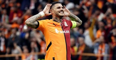 Galatasaray’s Mauro Icardi celebrates after scoring his team’s first goal during the Turkish Süper Lig match against Pendikspor at Rams Park, Istanbul, Türkiye, April 21, 2024. (IHA Photo)
