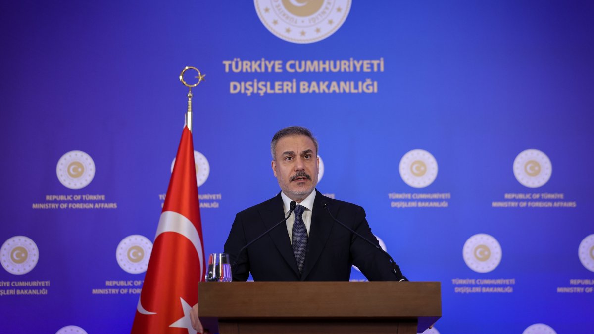 Foreign Minister Hakan Fidan speaks at a press conference in Istanbul, Türkiye, Jan. 10, 2025. (AA Photo)