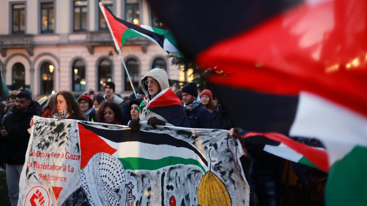 Supporters of the Health Workers 4 Palestine movement demonstrate in solidarity with Dr. Hussam Abu Safiya, director of Kamal Adwan Hospital in the Gaza Strip, in front of the European Parliament, Brussels, Belgium, Jan. 6, 2025. (EPA Photo)