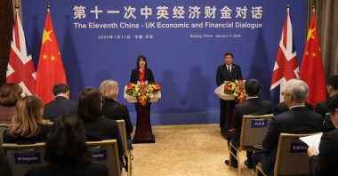 British Chancellor of the Exchequer Rachel Reeves (L) and Chinese Vice Premier He Lifeng (R) attend a press conference after the 11th China-U.K. Economic and Financial Dialogue, Beijing, China, Jan. 11, 2025. (EPA Photo)