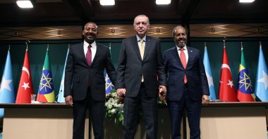 President Recep Tayyip Erdoğan poses with Somali President Hassan Sheikh Mohamud (R) and Ethiopian Prime Minister Abiy Ahmed (L), Ankara, Türkiye, Dec. 11, 2024. (Reuters Photo)